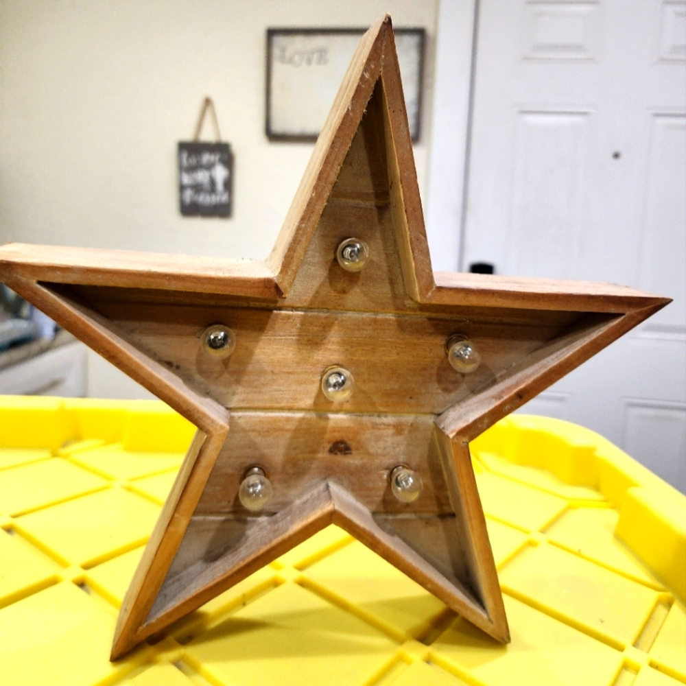 Rustic light up Star - Picture 2 of 3